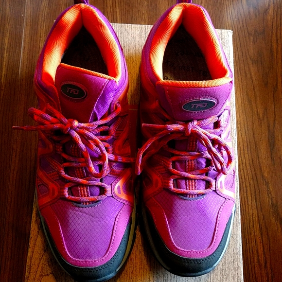 TPO  trekking sneakers size 8.5 like new, never worn. - Picture 1 of 5